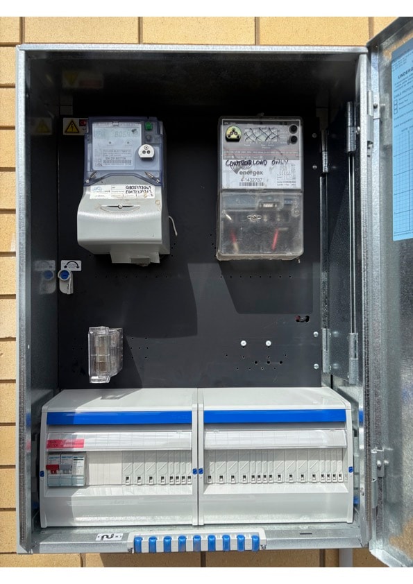 Battery and solar installation by Wave Energy Co